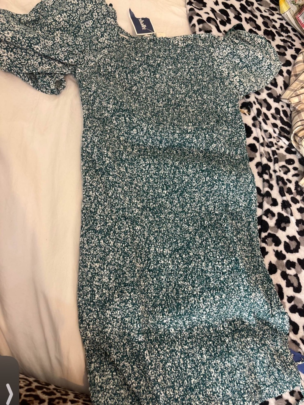 Dress - Picture 2 of 4